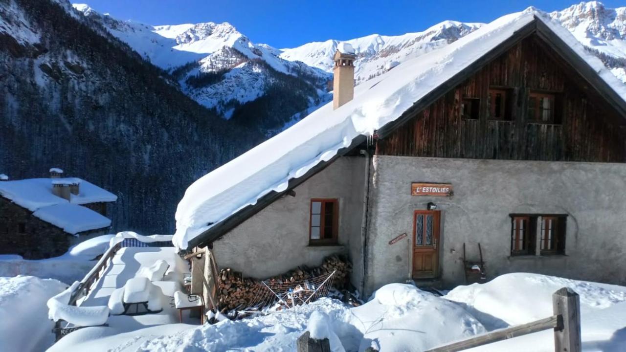 Auberge L'Estoilies Saint-Vérand Exteriér fotografie